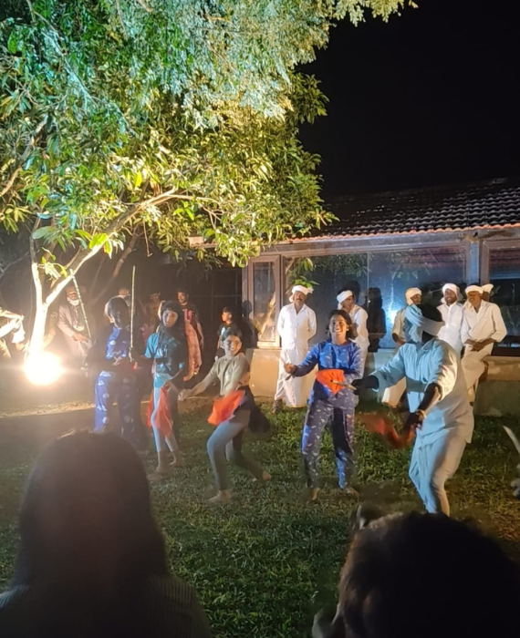 vertical image explorena (1)